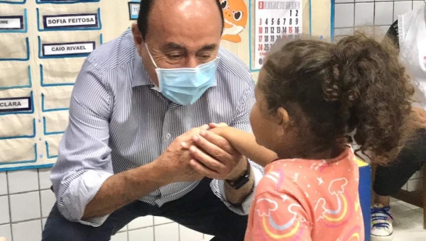 Bocalom visita creche no Nova Estação e promete construir oito novas unidades até o fim do seu mandato